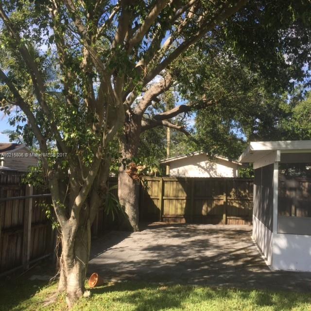 Hollywood Hills 6-22 B - Residential