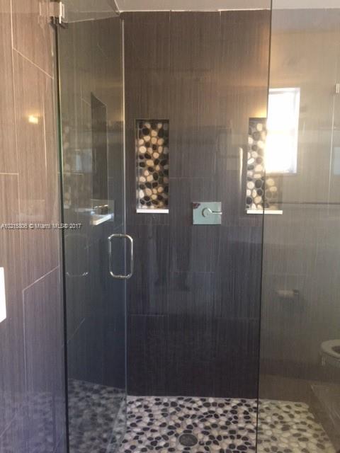 Hollywood Hills 6-22 B - Residential