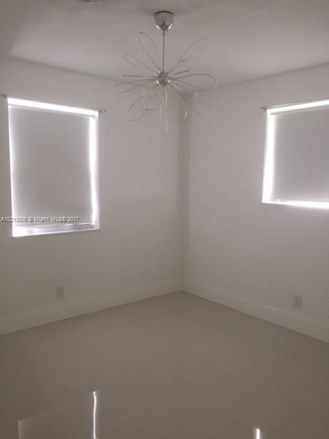 Hollywood Hills 6-22 B - Residential