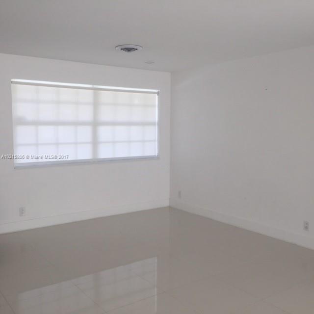 Hollywood Hills 6-22 B - Residential