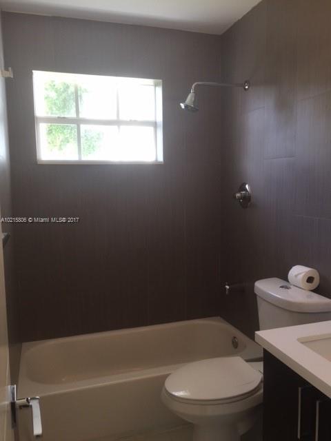 Hollywood Hills 6-22 B - Residential