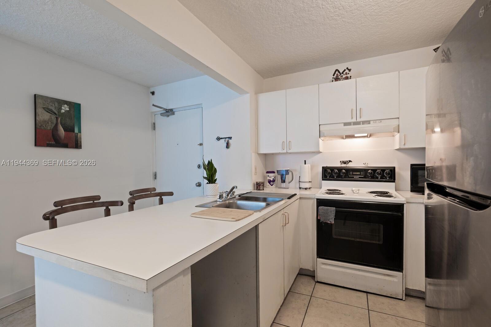 CASA GRANDE I TOWERS COND - Residential