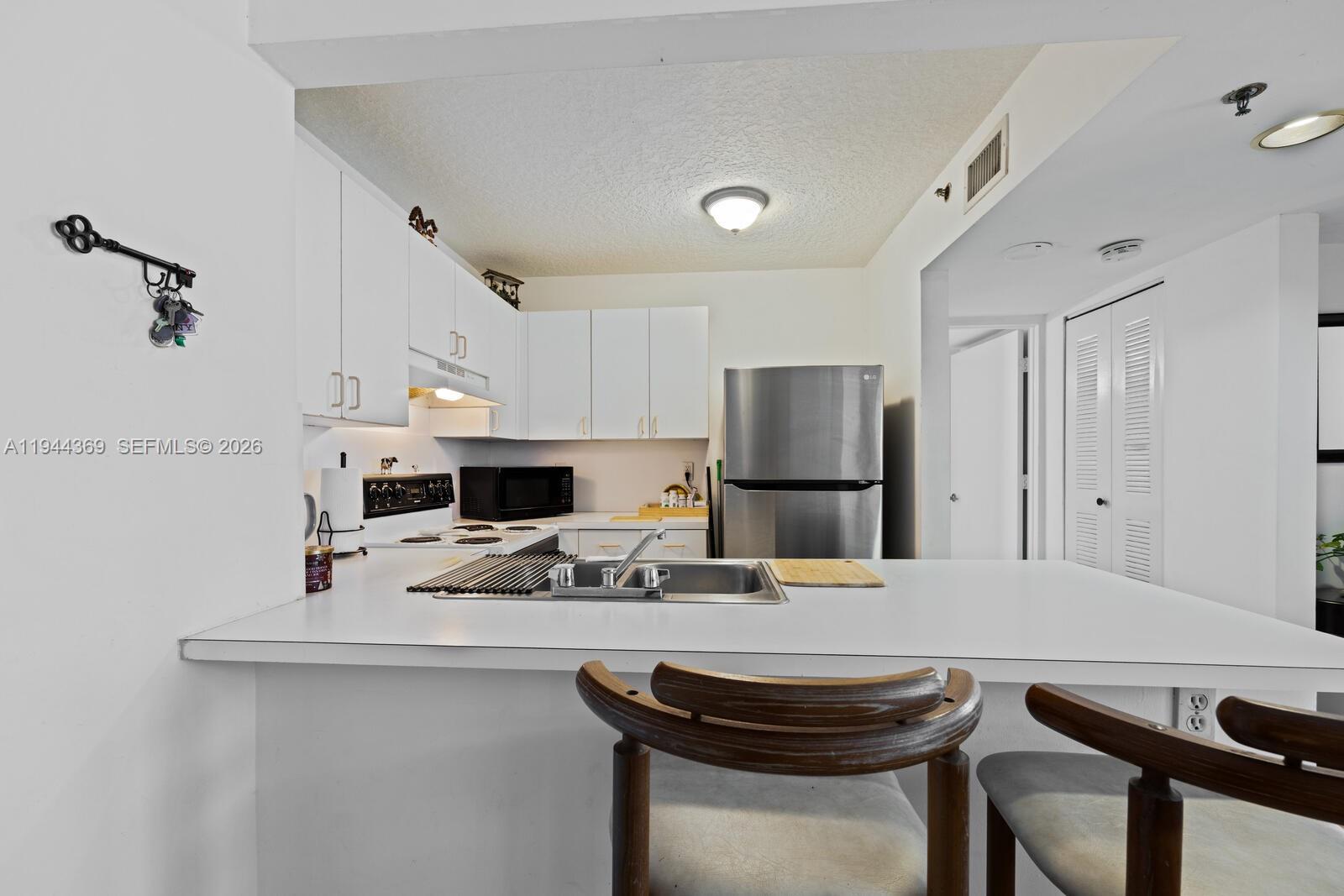 CASA GRANDE I TOWERS COND - Residential