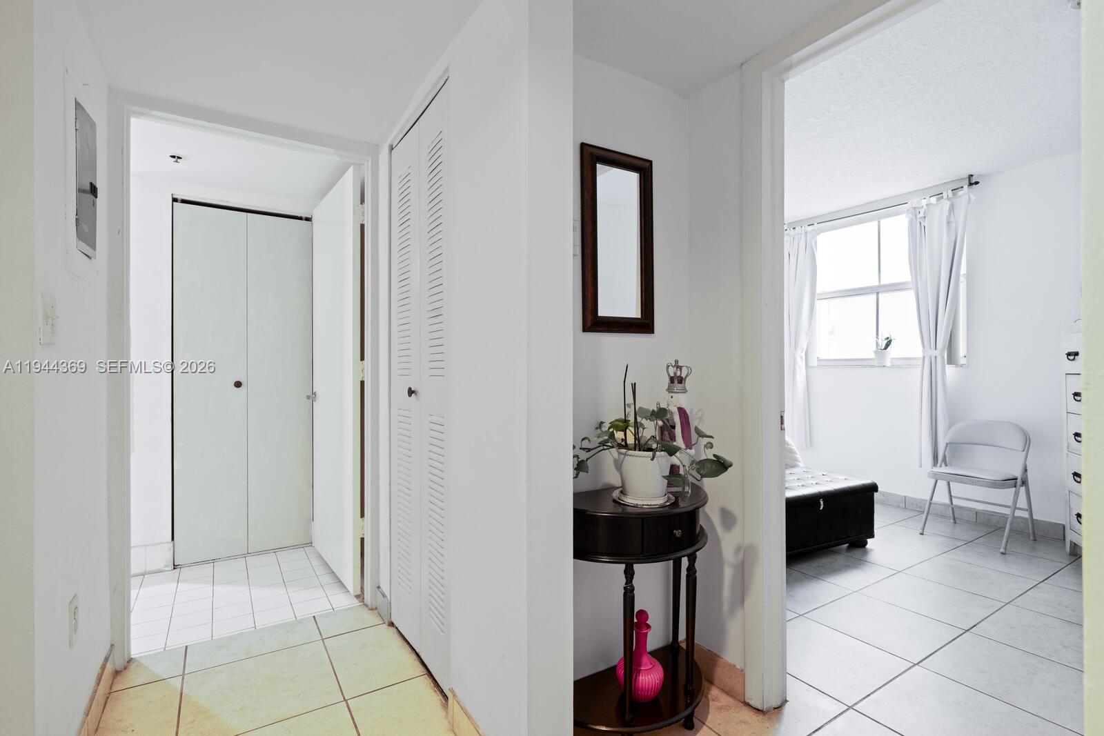 CASA GRANDE I TOWERS COND - Residential