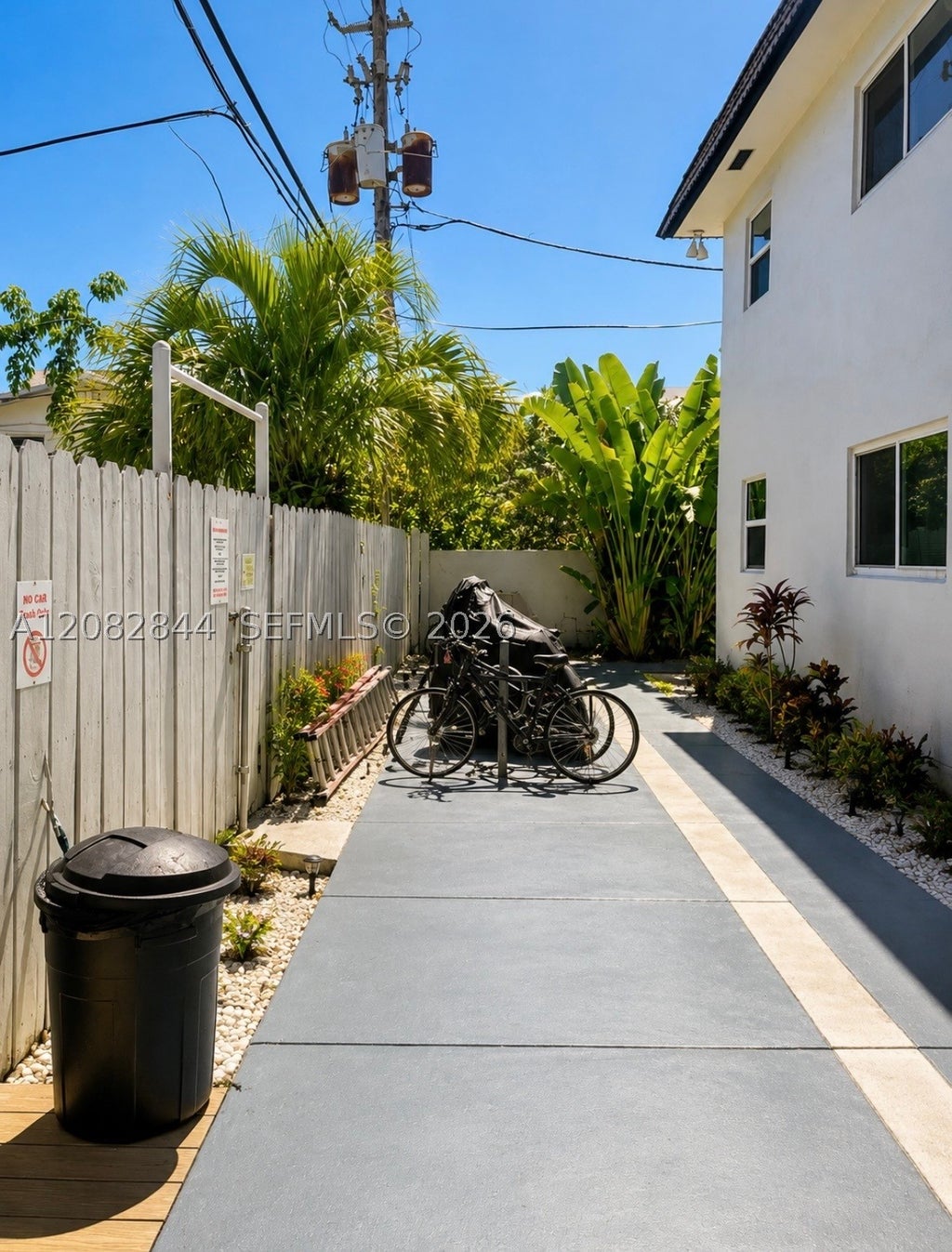 Photo of 1000 SE 15th St #205, Fort Lauderdale, FL 33316 (MLS # A12082844)