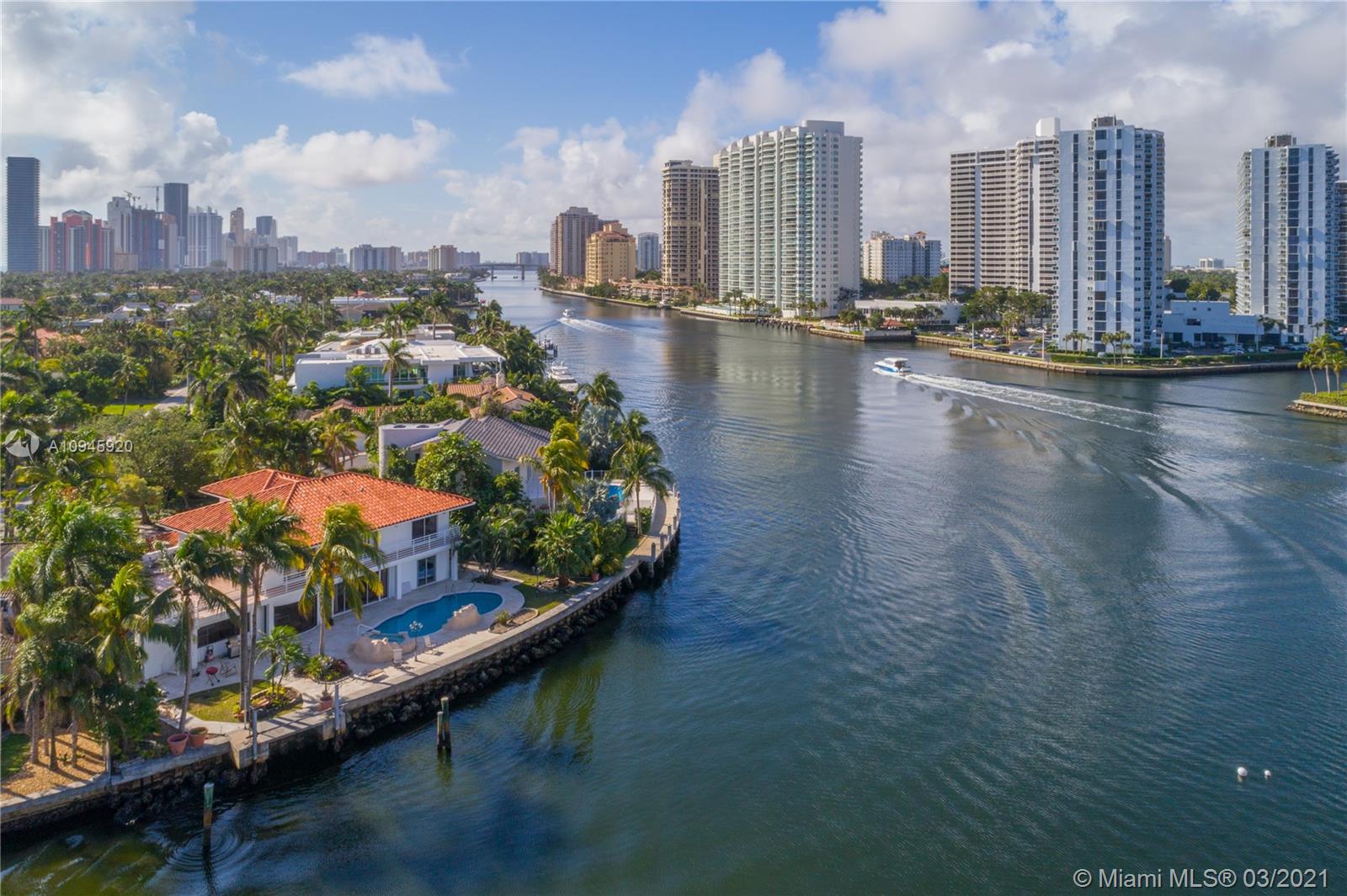 GOLDEN BEACH SEC E - Residential