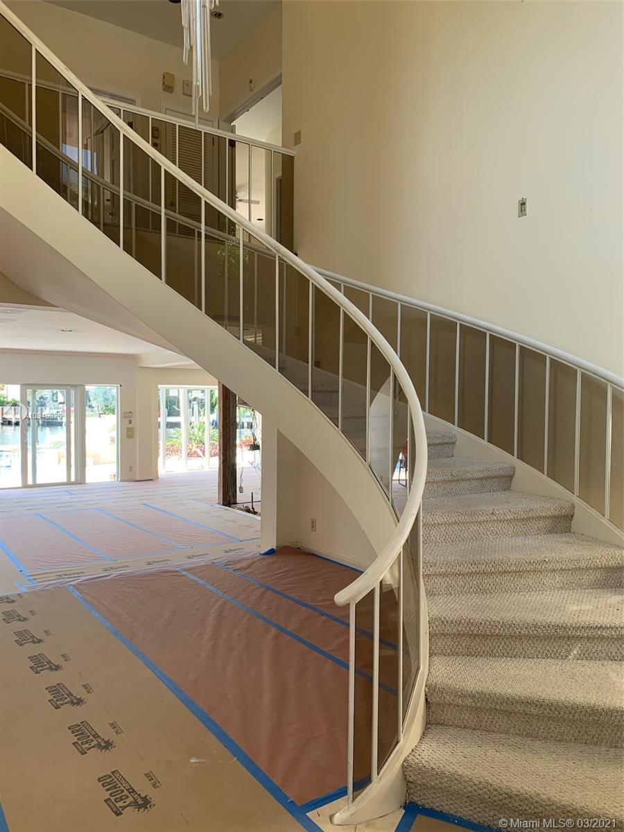 GOLDEN BEACH SEC E - Residential