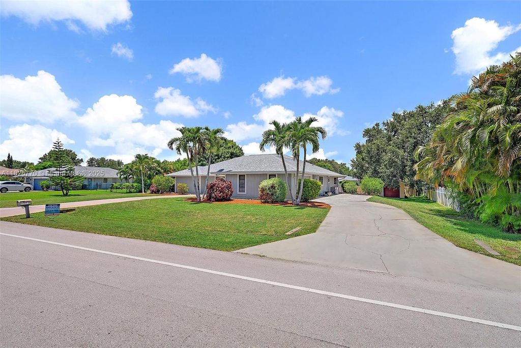 Photo of 2016 SE Morningside Blvd, Port St Lucie, FL 34952 (MLS # A11826770)