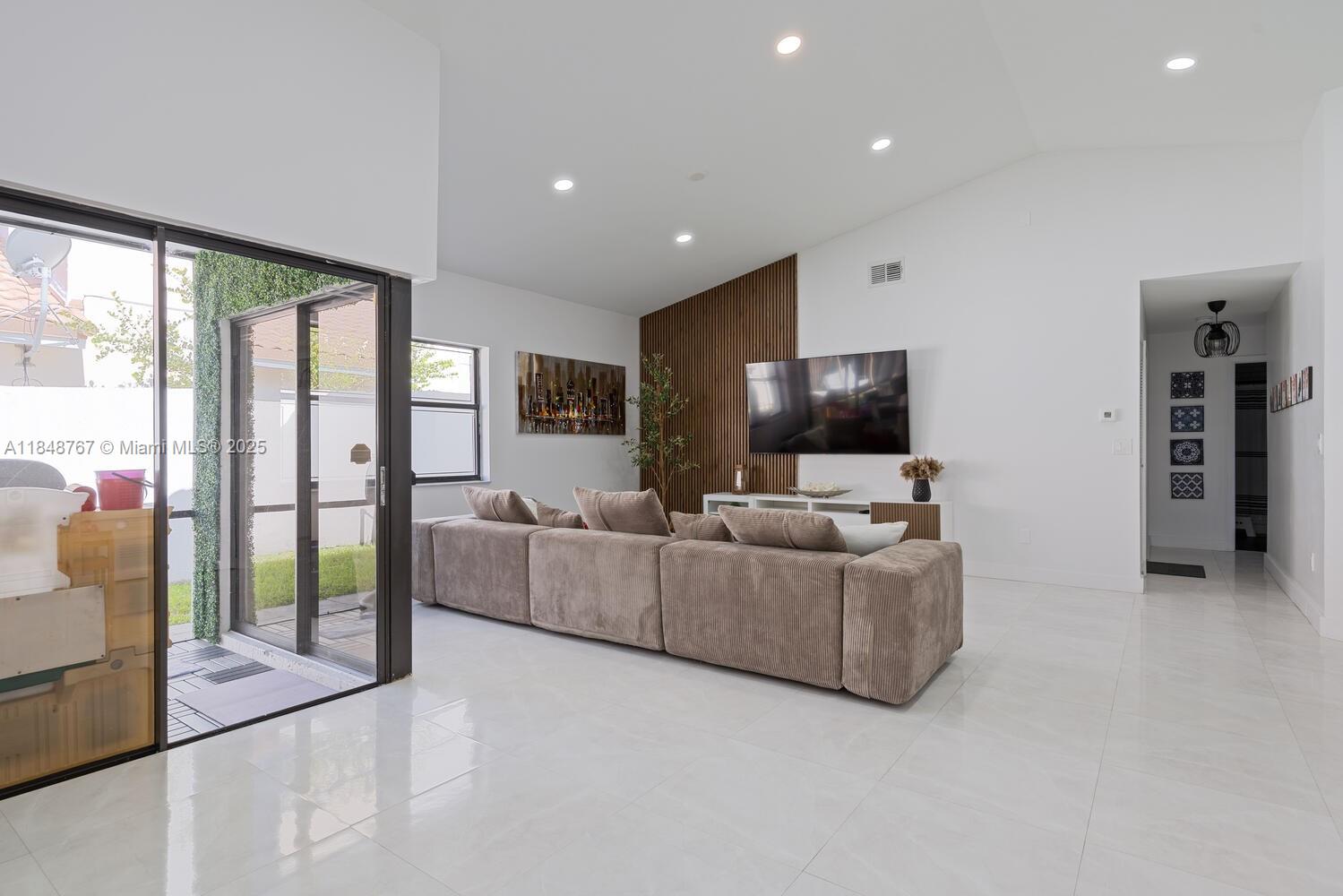 FALCONS LEA - Residential