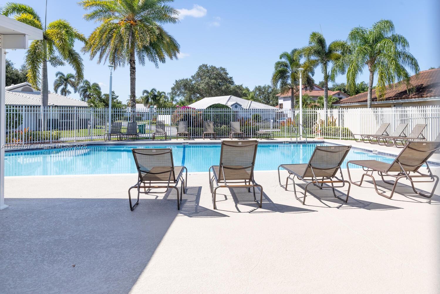 FALCONS LEA - Residential