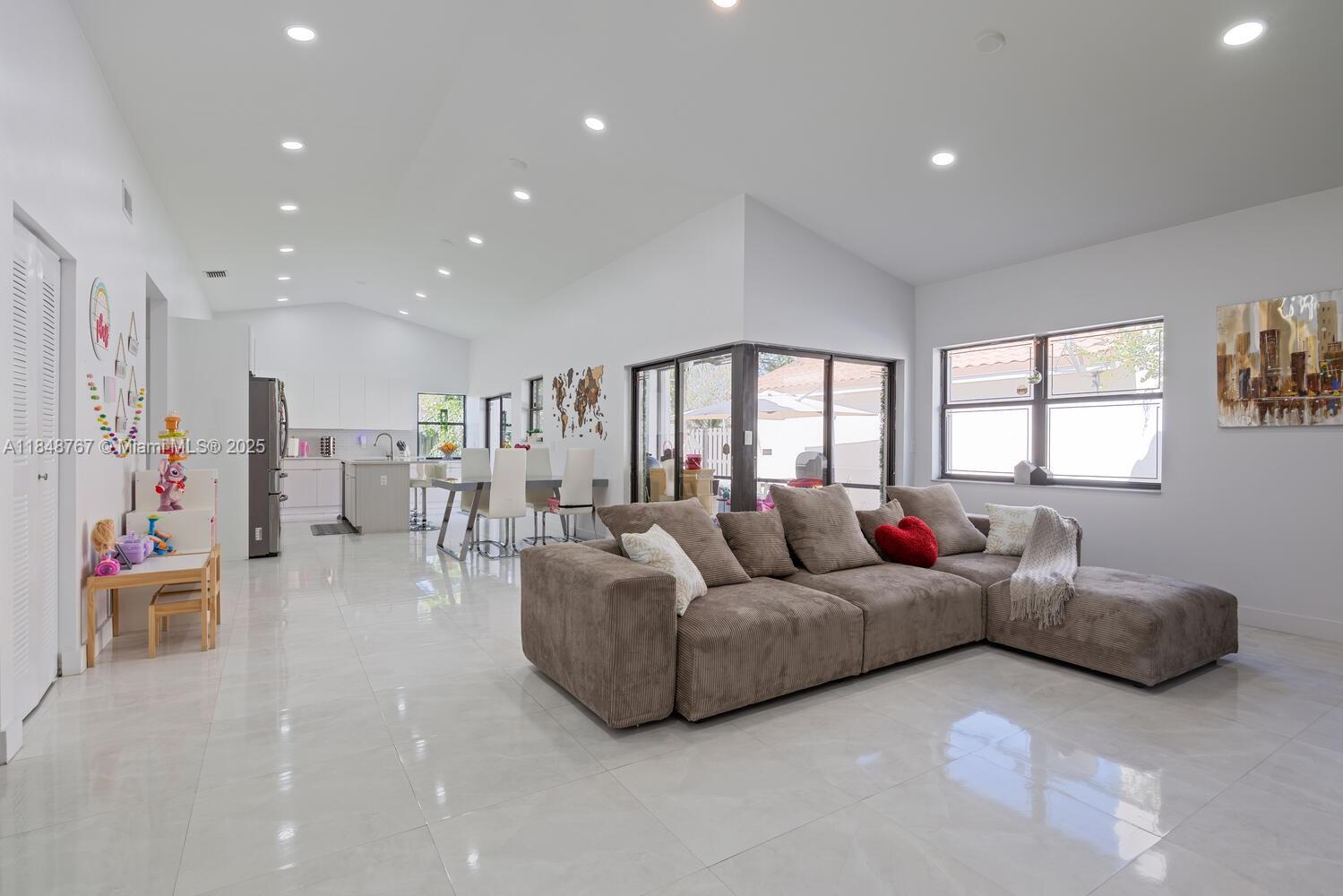 FALCONS LEA - Residential