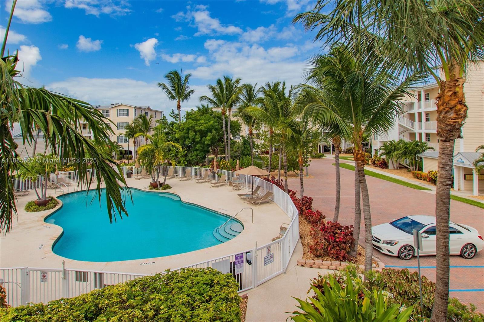 BAY HARBOUR CONDOMINIUM - Residential