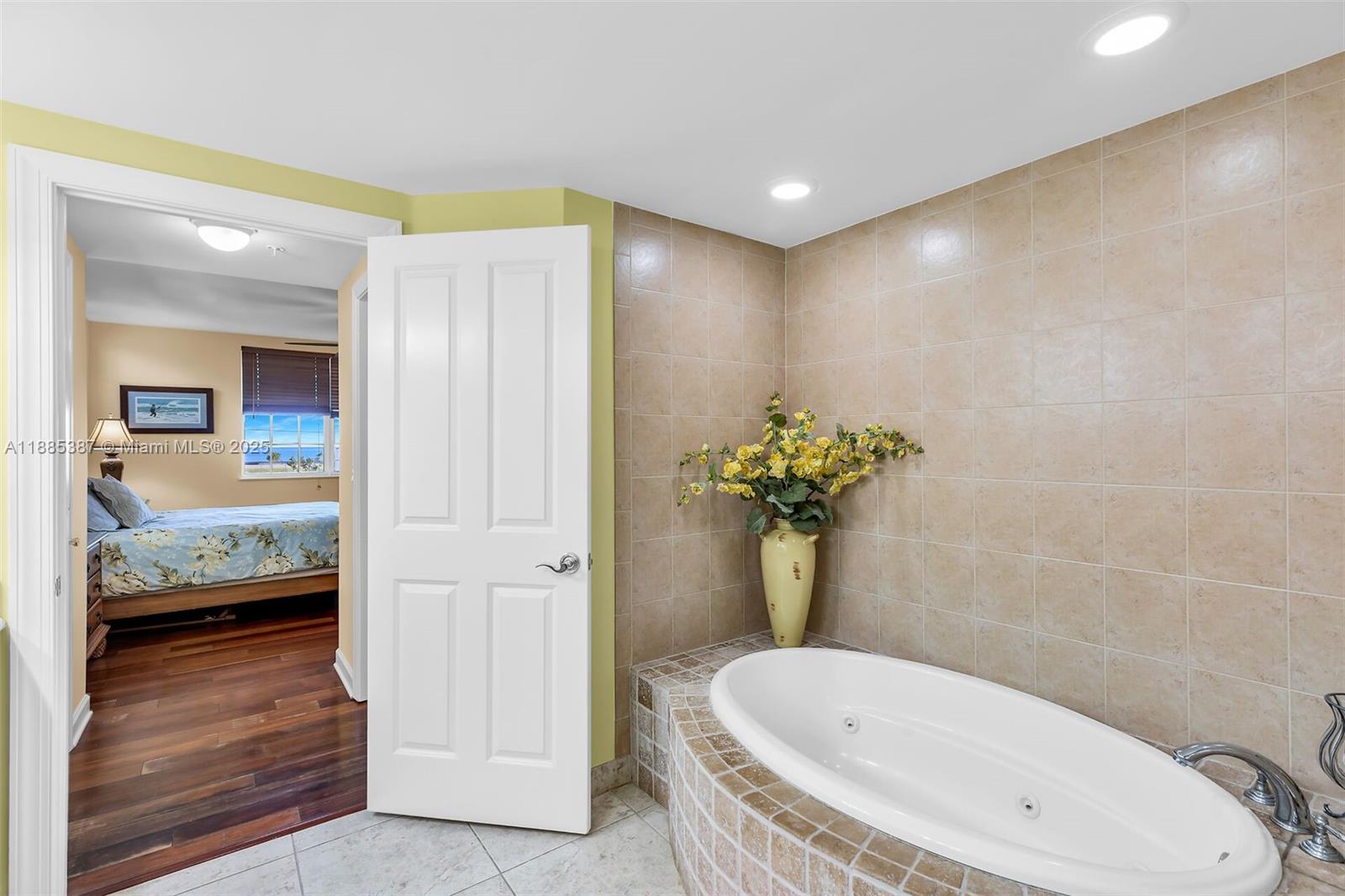 BAY HARBOUR CONDOMINIUM - Residential
