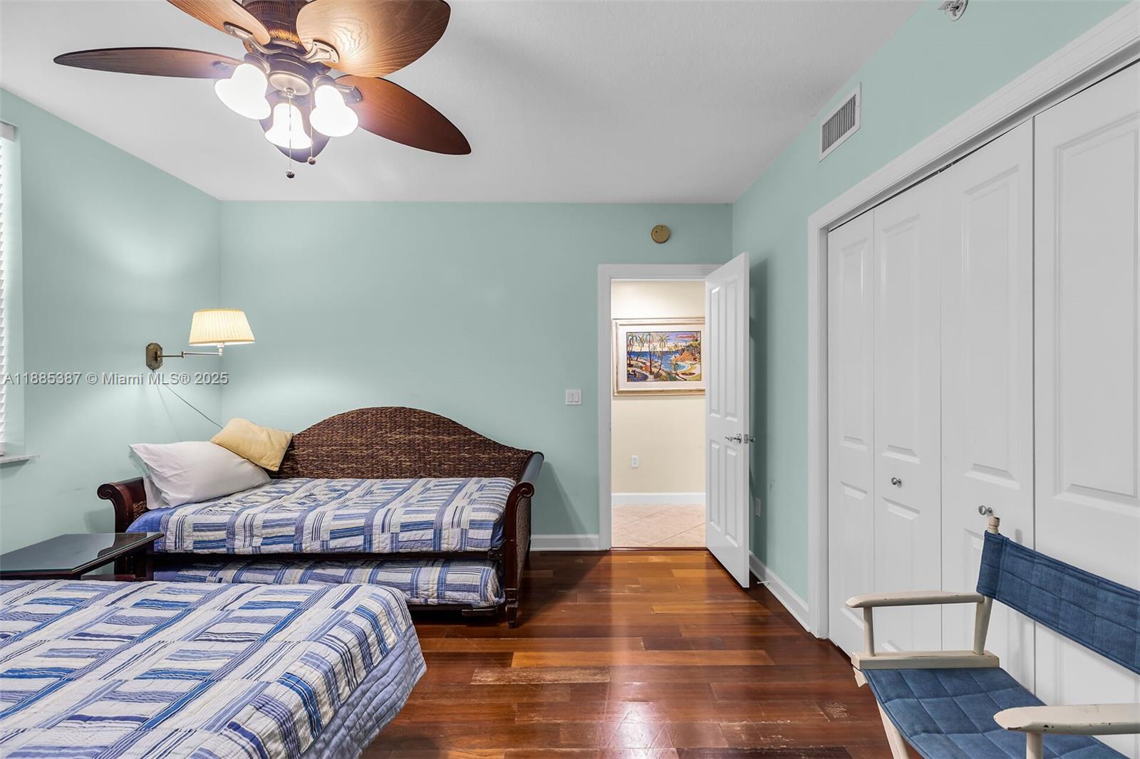 BAY HARBOUR CONDOMINIUM - Residential