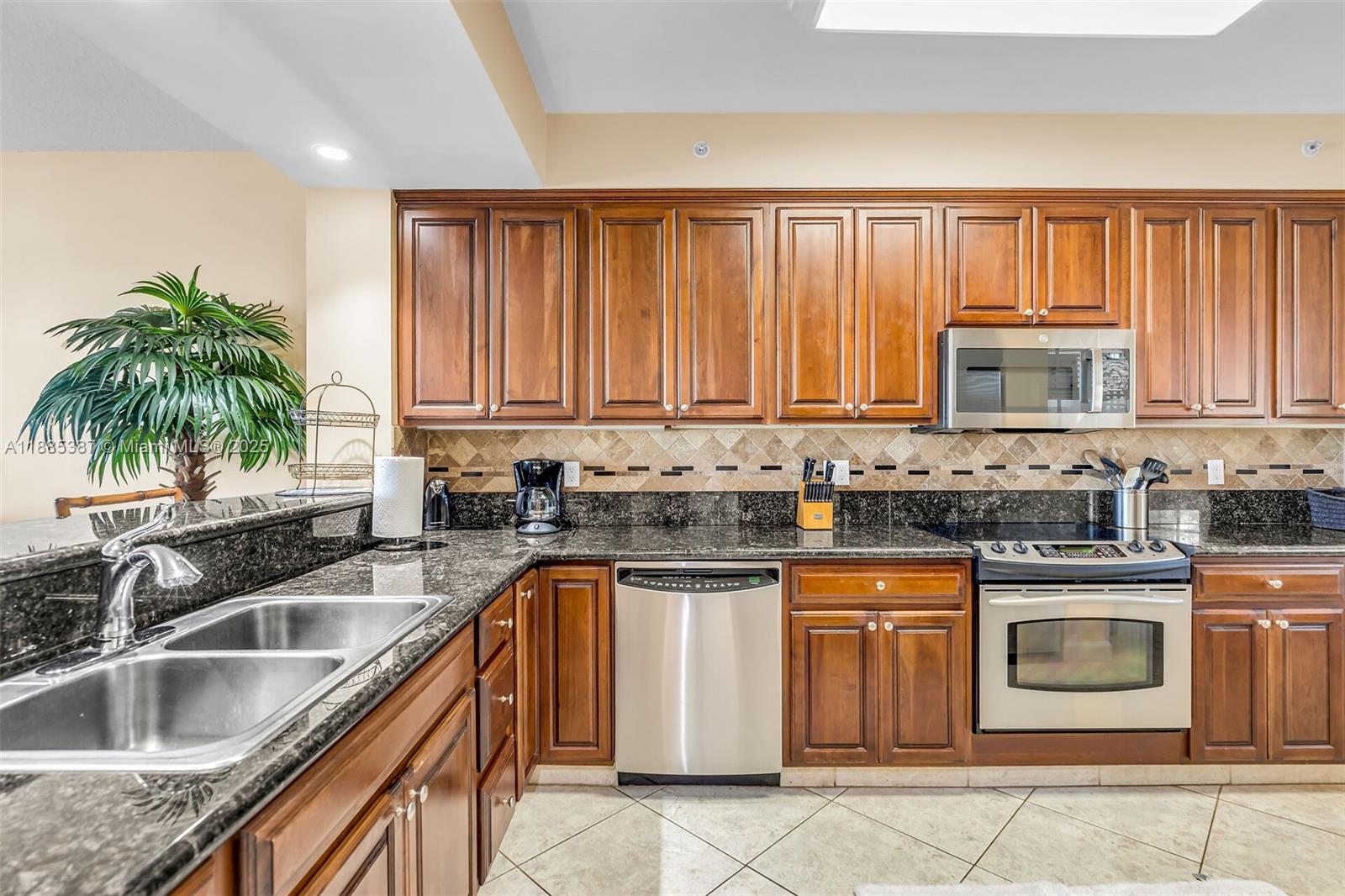 BAY HARBOUR CONDOMINIUM - Residential