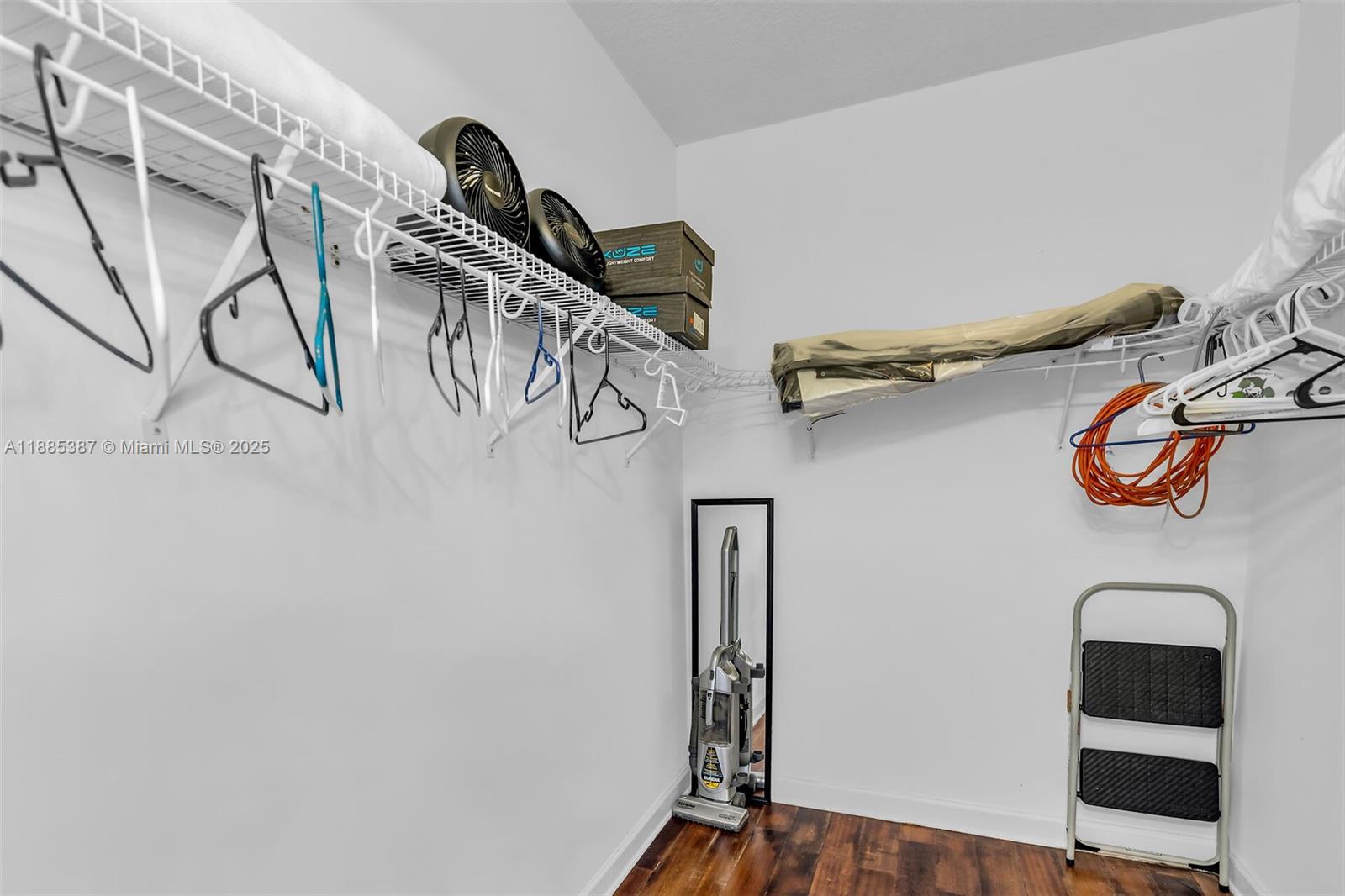 BAY HARBOUR CONDOMINIUM - Residential
