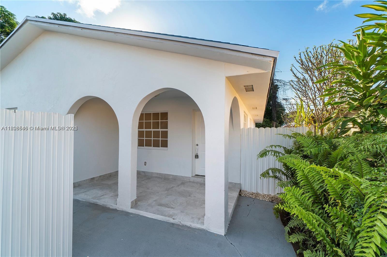 5130 Nw 2nd Ter 5132, Miami, Broward County, Florida - 4 Bedrooms  
2 Bathrooms - 