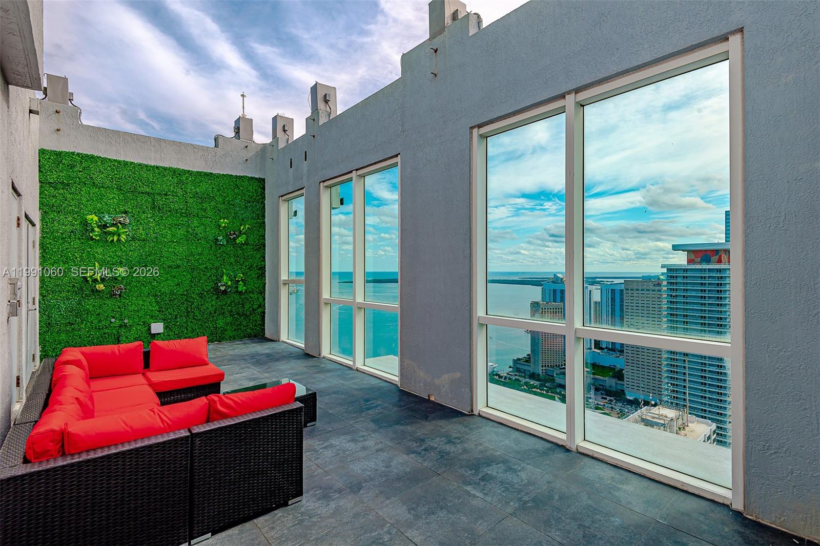 VIZCAYNE NORTH CONDO - Residential