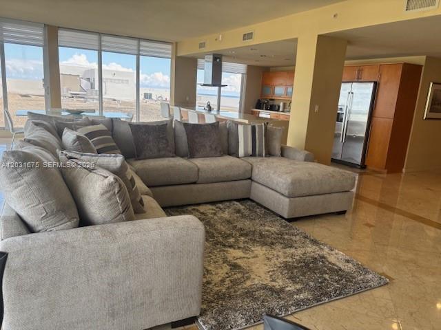 100 Lincoln Rd PH4