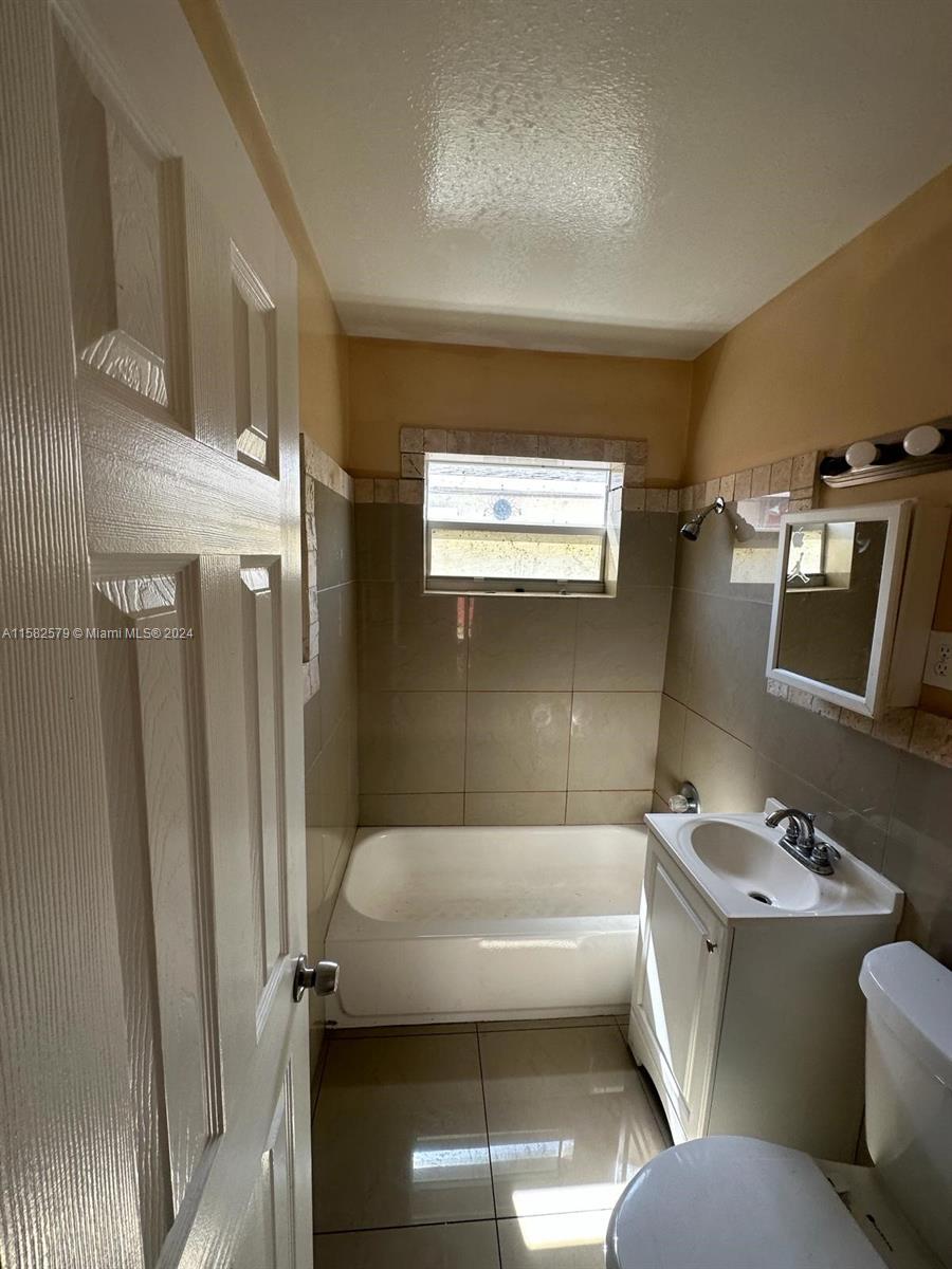 HOLLYWOOD SOUTH SIDE ADD - Residential Lease