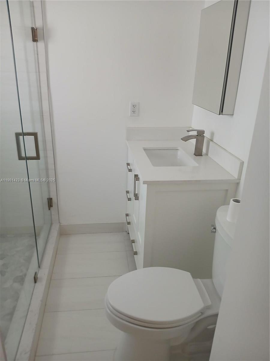 VERSAILLES VILLAS - Residential Lease