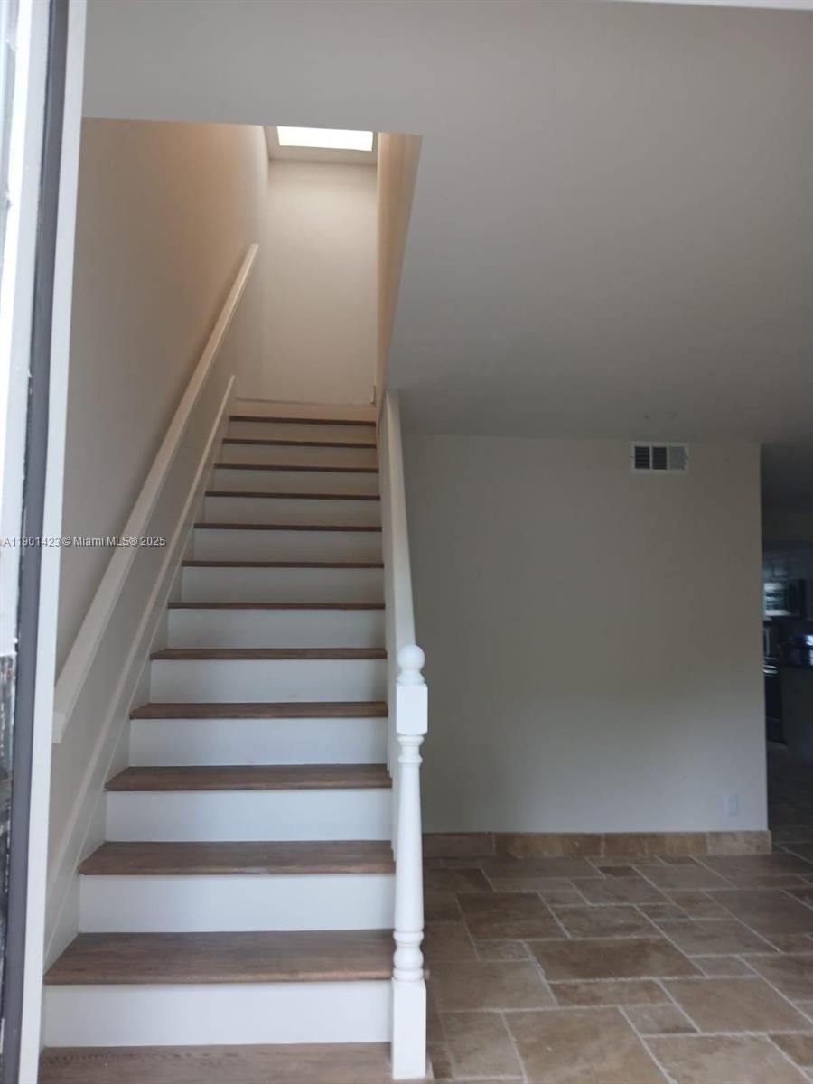 VERSAILLES VILLAS - Residential Lease