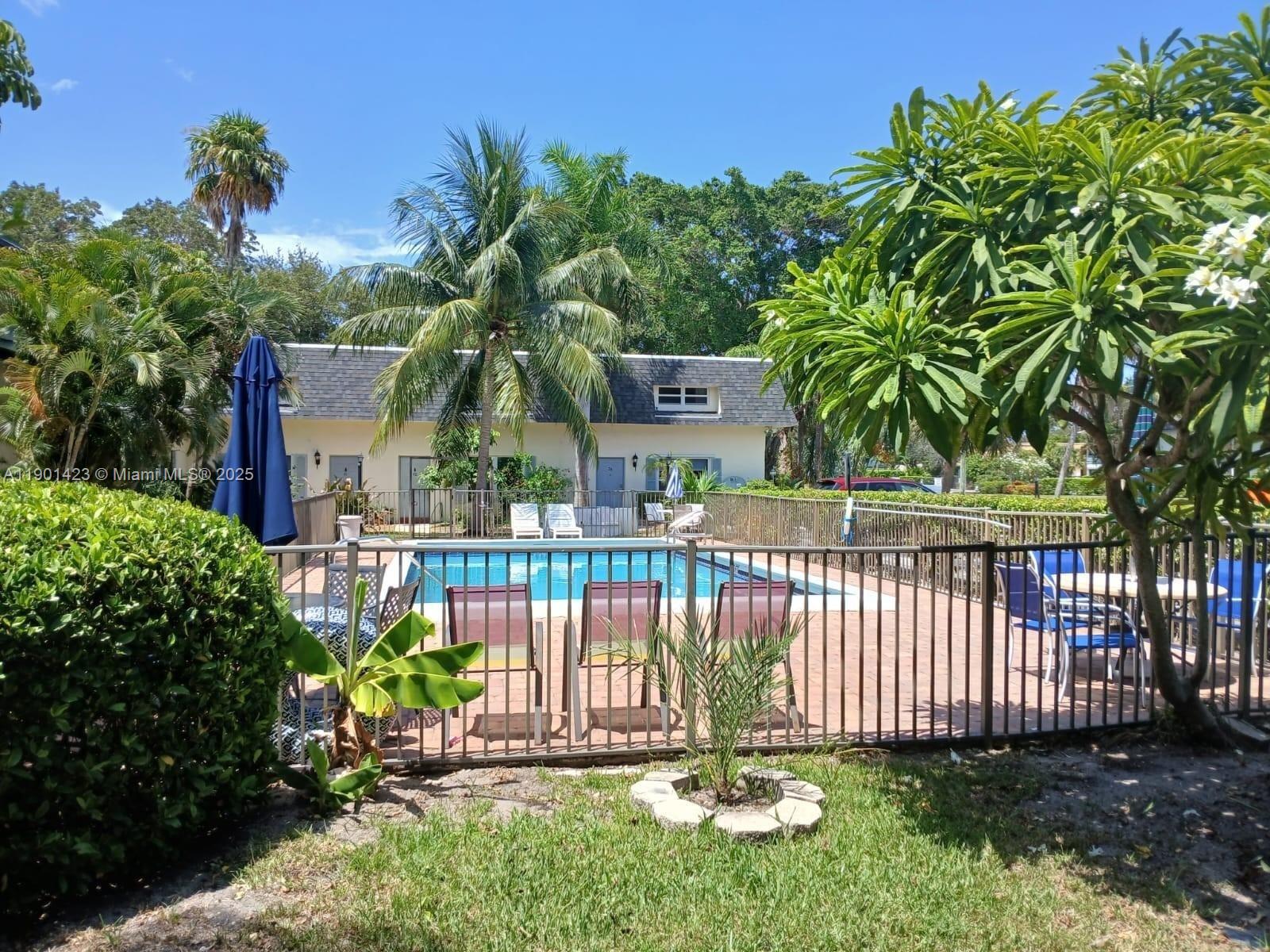 VERSAILLES VILLAS - Residential Lease