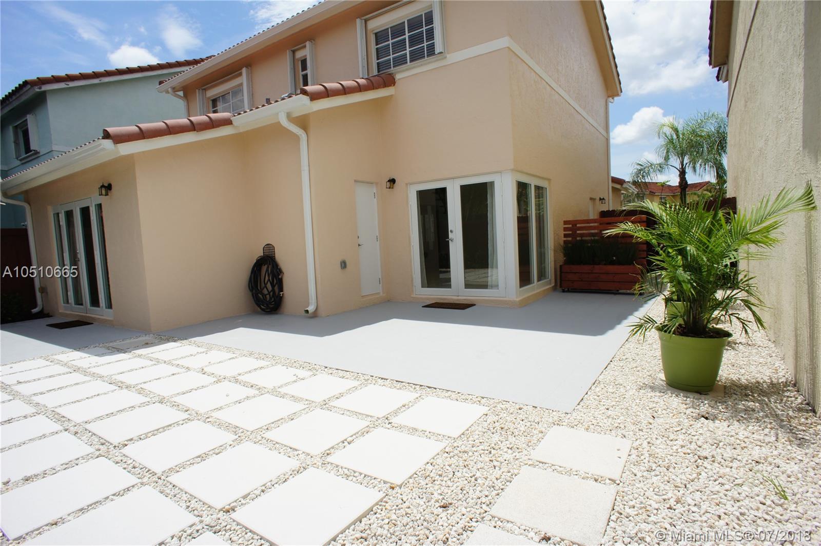 CHARLESTOWNE - Residential Lease