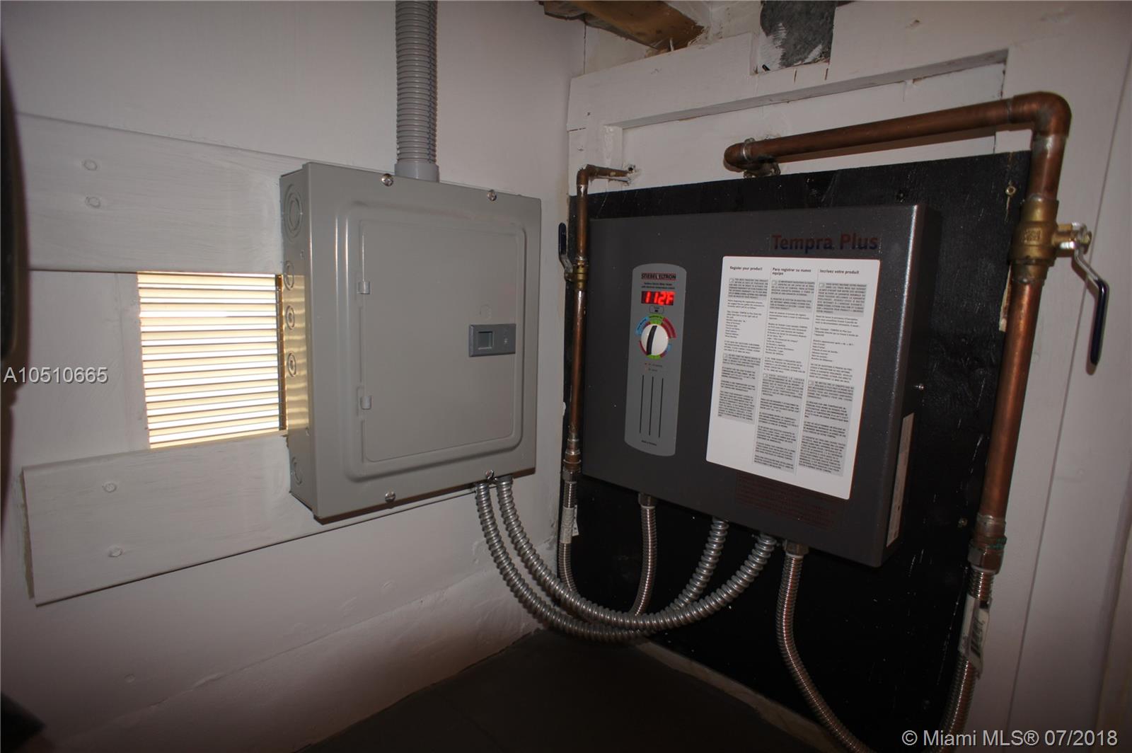 CHARLESTOWNE - Residential Lease