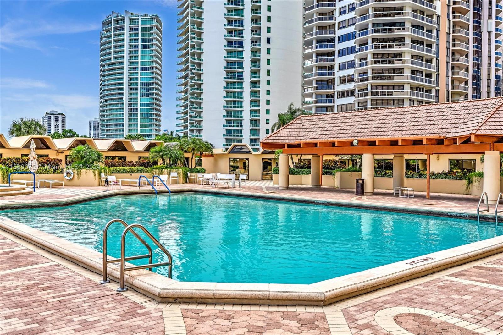 TERRACES NORTH TURNBERRY - Residential