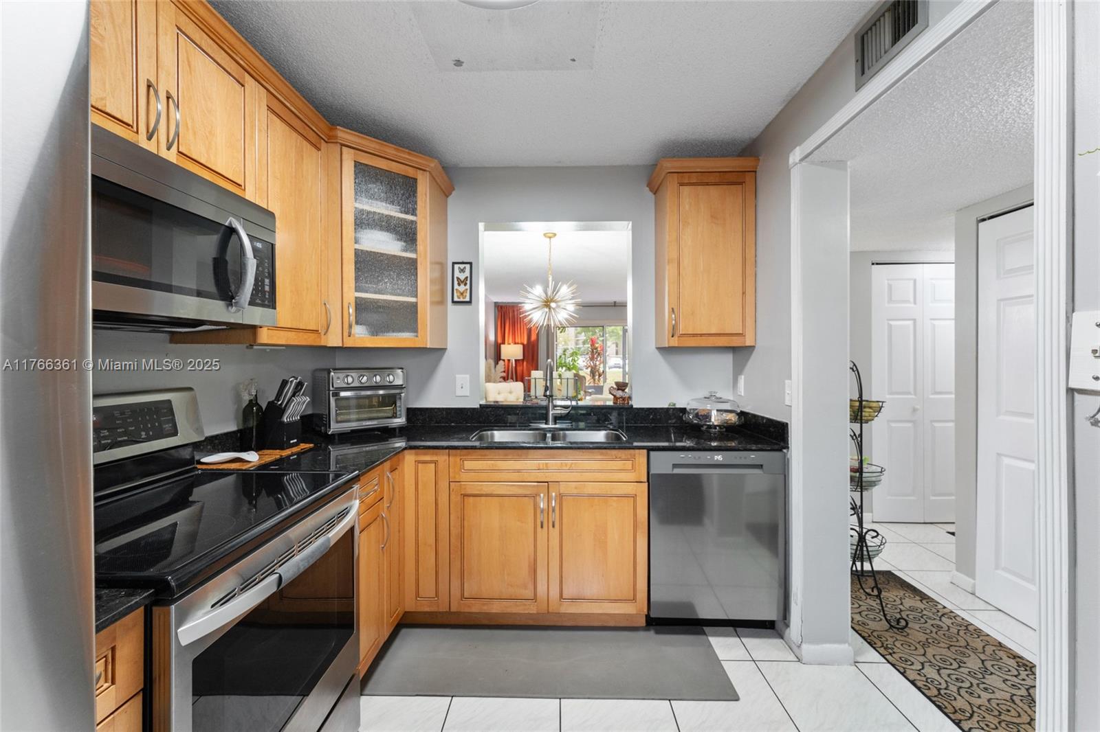 LAKESHORE AT UNIVERSITY P - Residential
