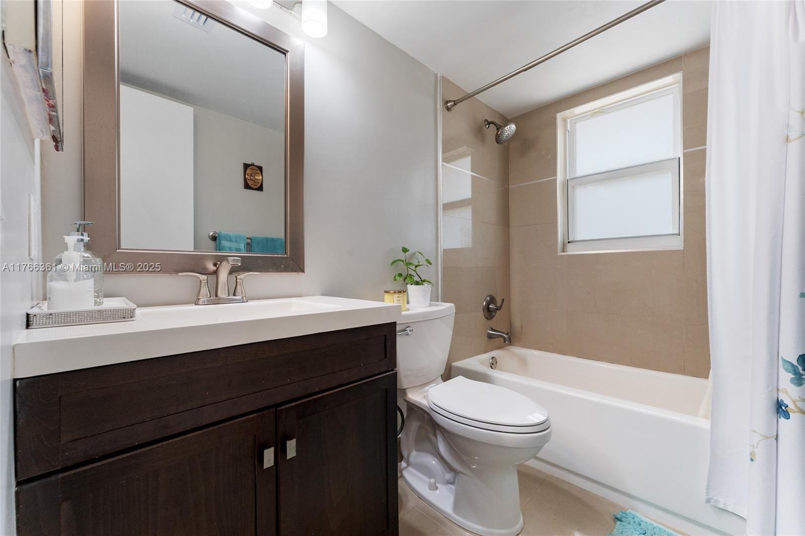 LAKESHORE AT UNIVERSITY P - Residential