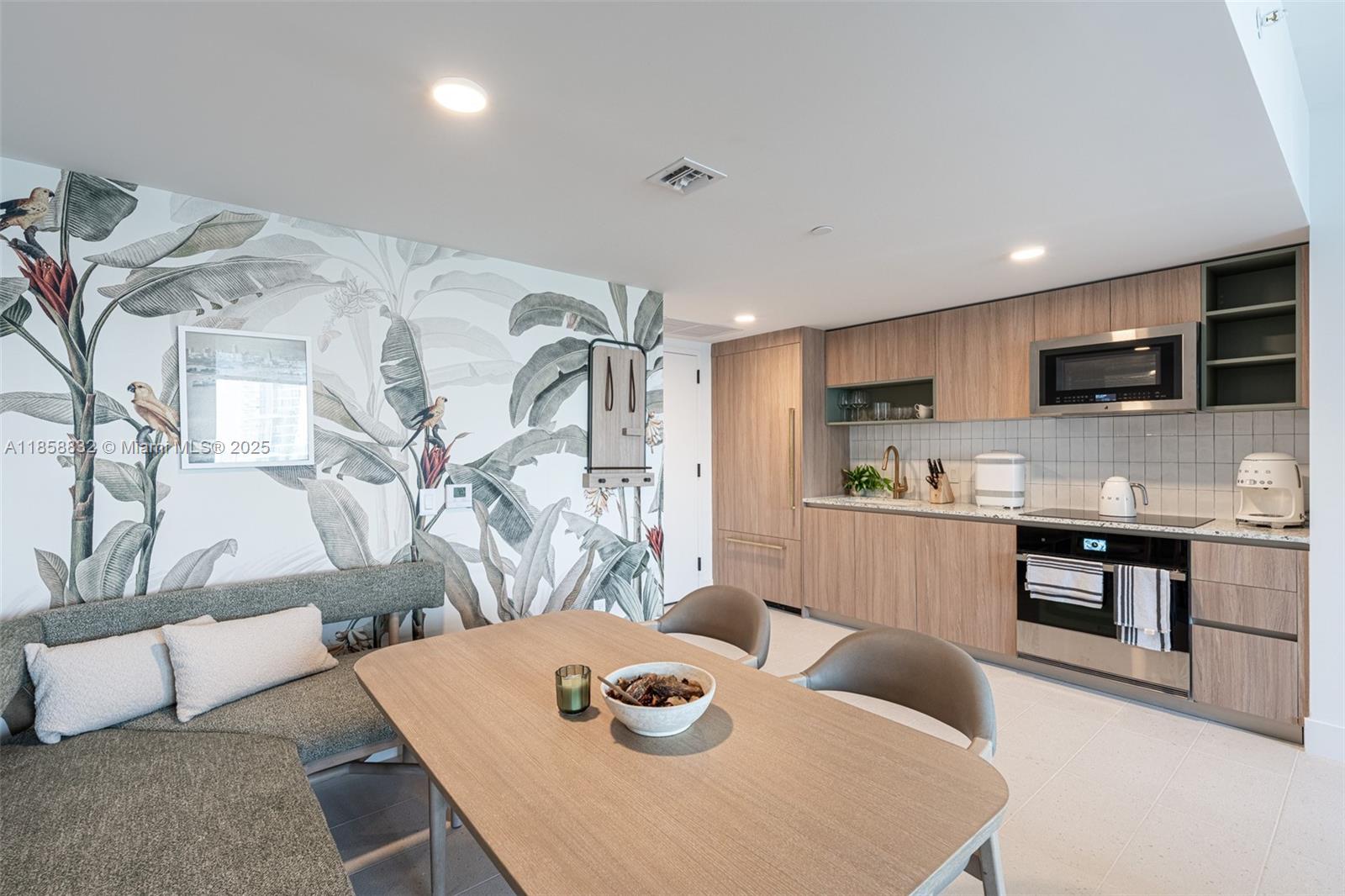 601 NE 1st ave 3109