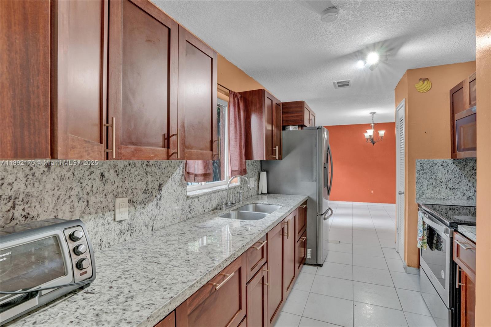 MEADOW WOOD MANOR SEC 3 - Residential Lease