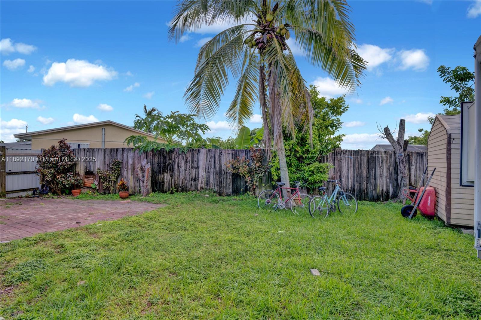 MEADOW WOOD MANOR SEC 3 - Residential Lease