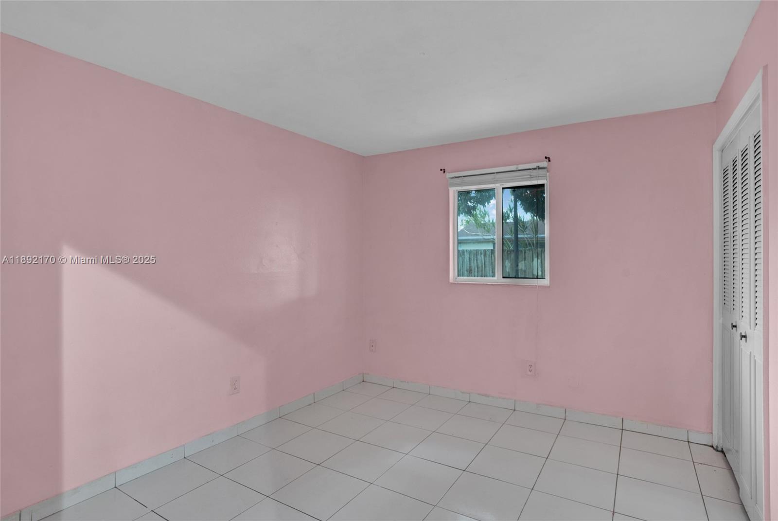 MEADOW WOOD MANOR SEC 3 - Residential Lease