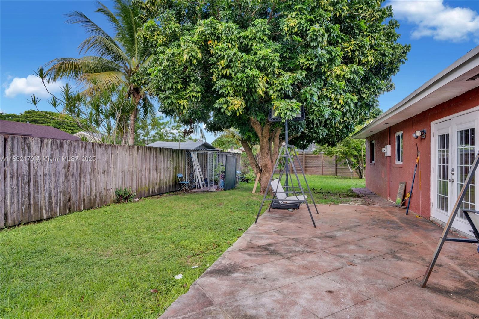 MEADOW WOOD MANOR SEC 3 - Residential Lease
