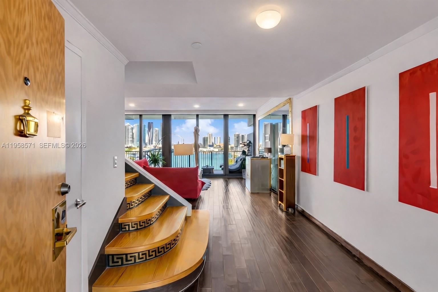 1000 Venetian Way 1106