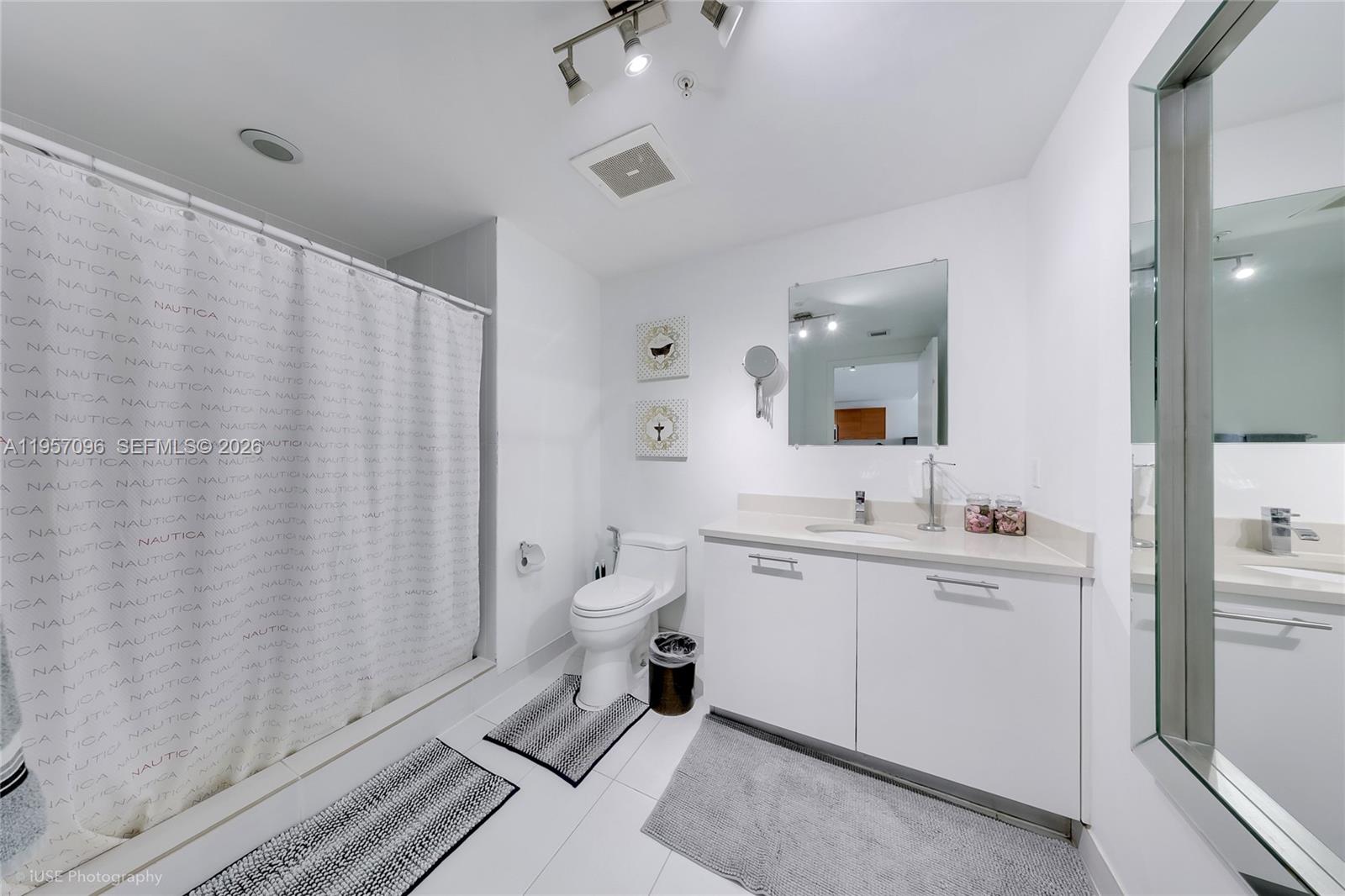 MIDBLOCK MIAMI CONDO - Residential