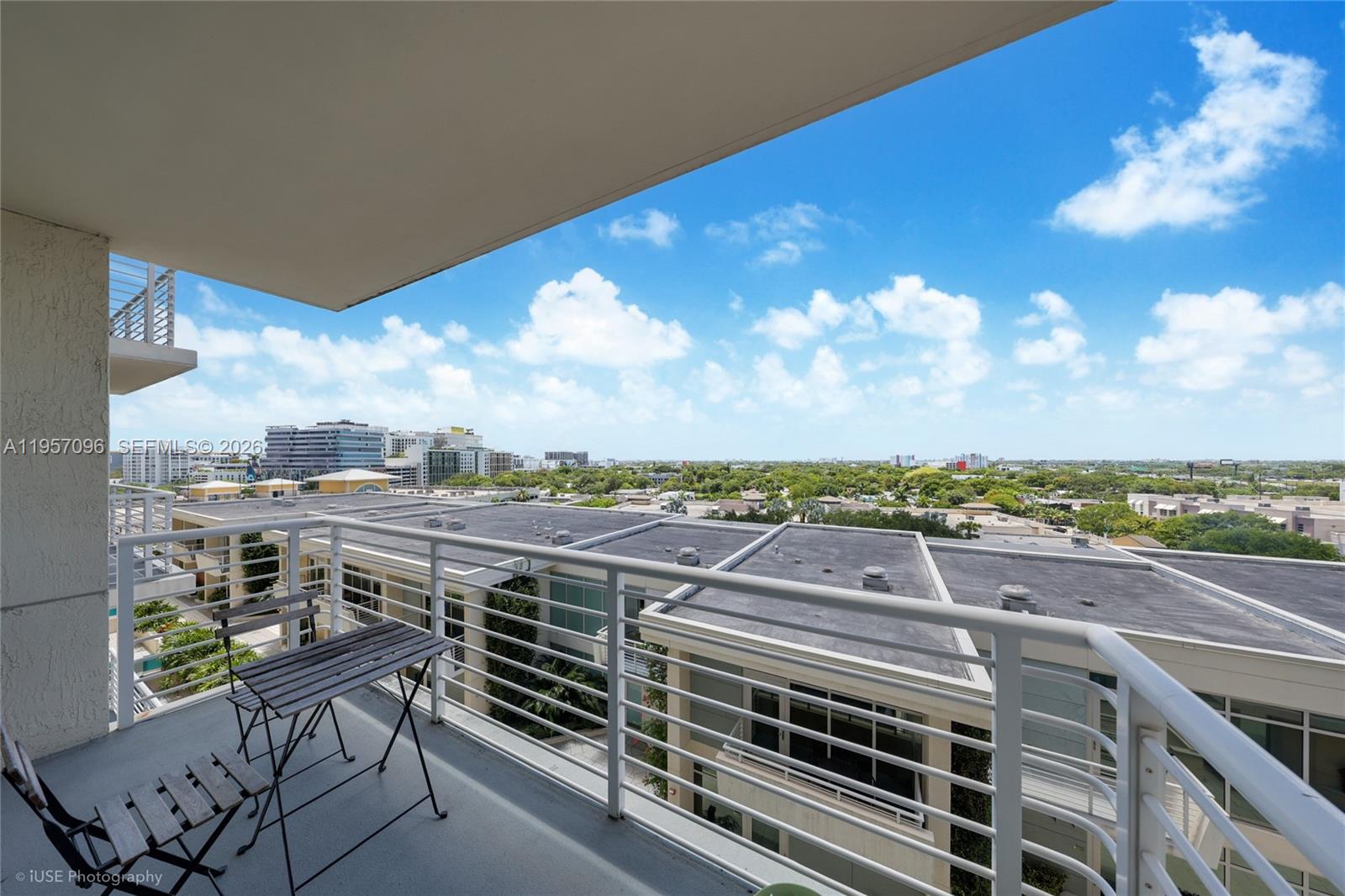 MIDBLOCK MIAMI CONDO - Residential