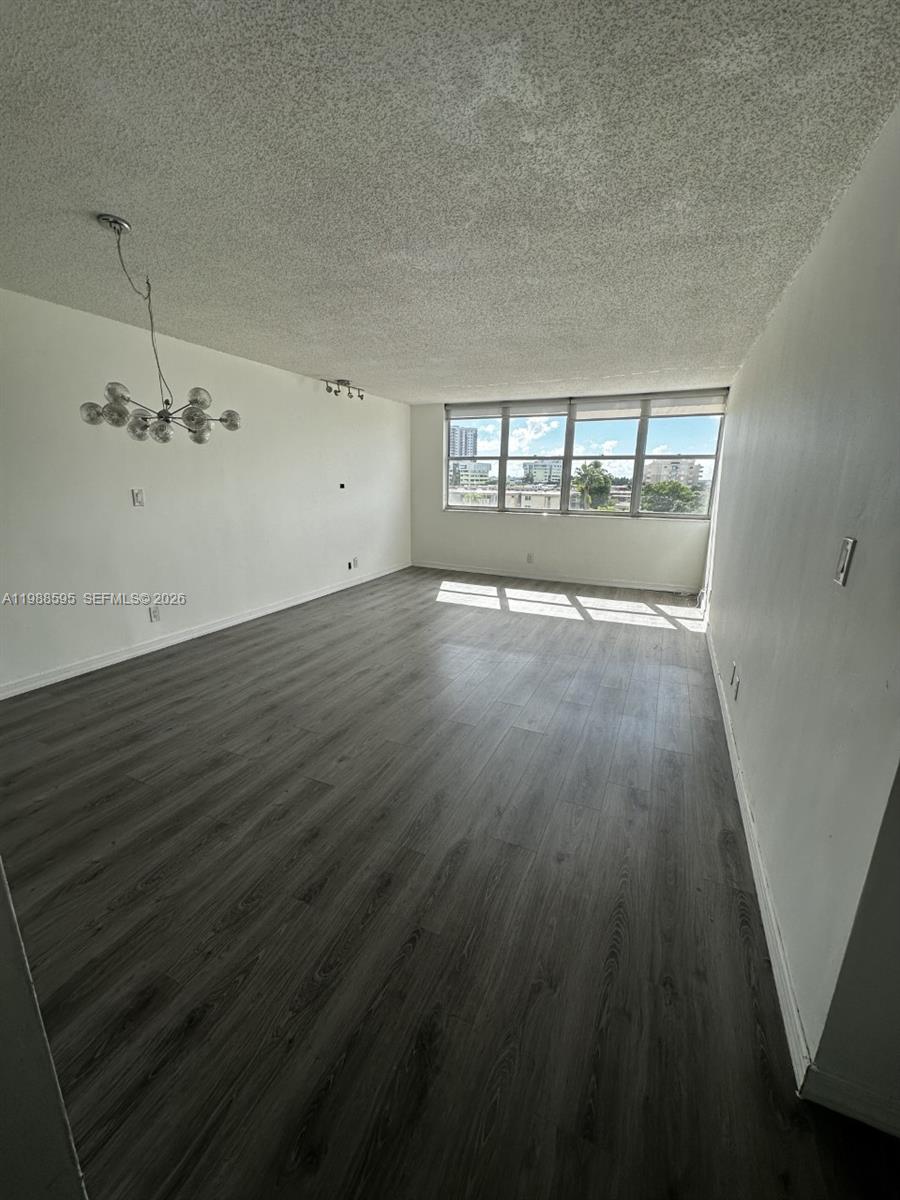 DADELAND PLACE CONDO - Residential