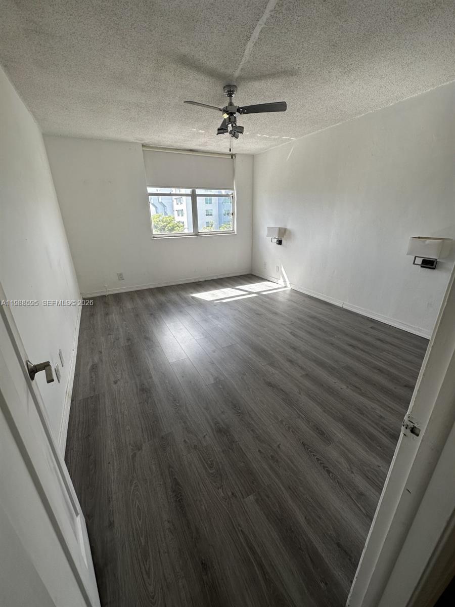 DADELAND PLACE CONDO - Residential