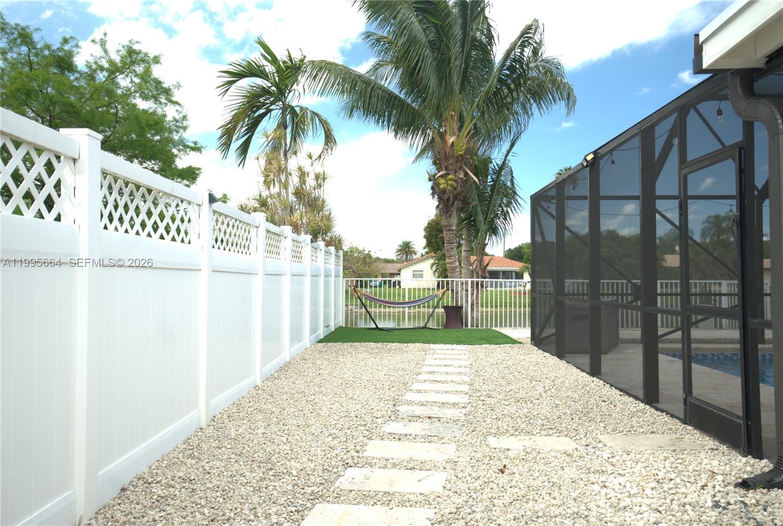 SHADOW WOOD - Residential