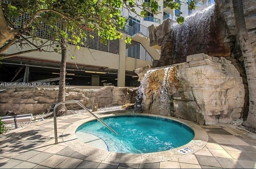 17375 Collins Ave 1206