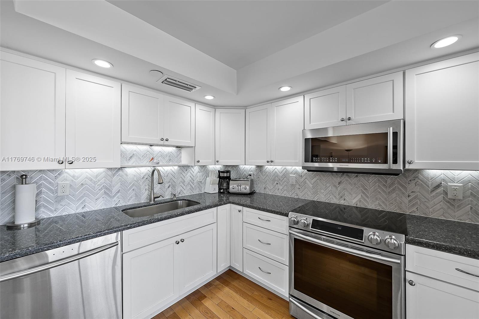 JUPITER COVE CONDO - Residential