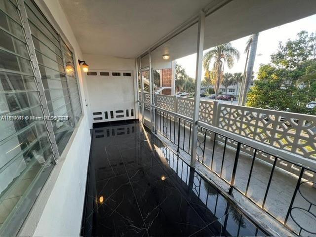 FLORIDIAN ARMS CONDO - Residential Lease