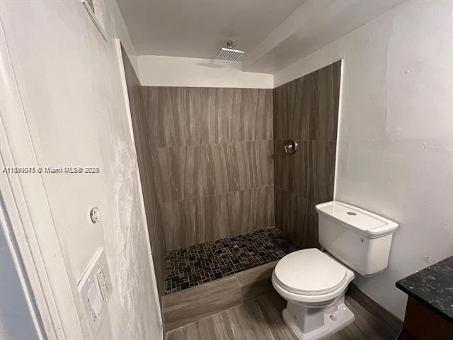 FLORIDIAN ARMS CONDO - Residential Lease