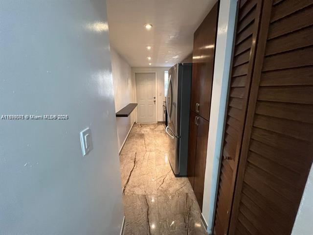 FLORIDIAN ARMS CONDO - Residential Lease