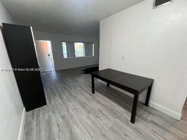 FLORIDIAN ARMS CONDO - Residential Lease