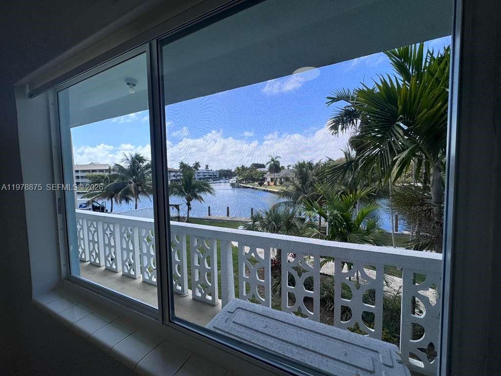 ENVOY APARTMENTS CONDOMIN - Residential